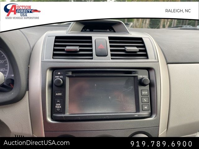 Vehicle image 19 of 32