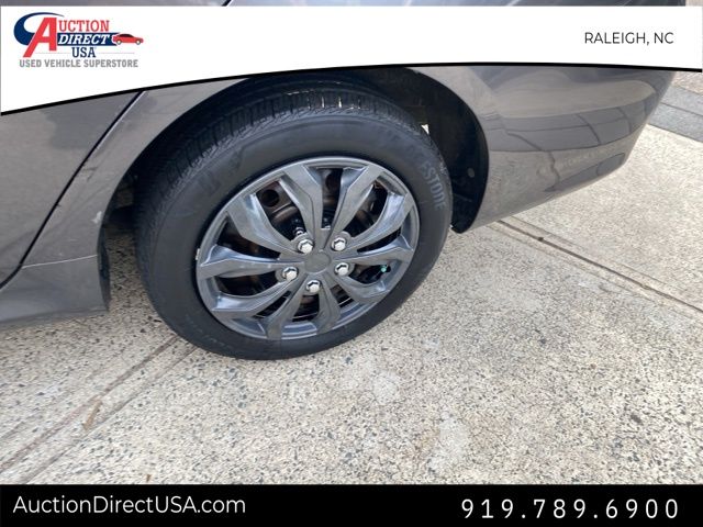 Vehicle image 9 of 32