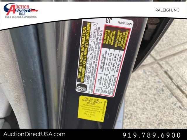 Vehicle image 26 of 32