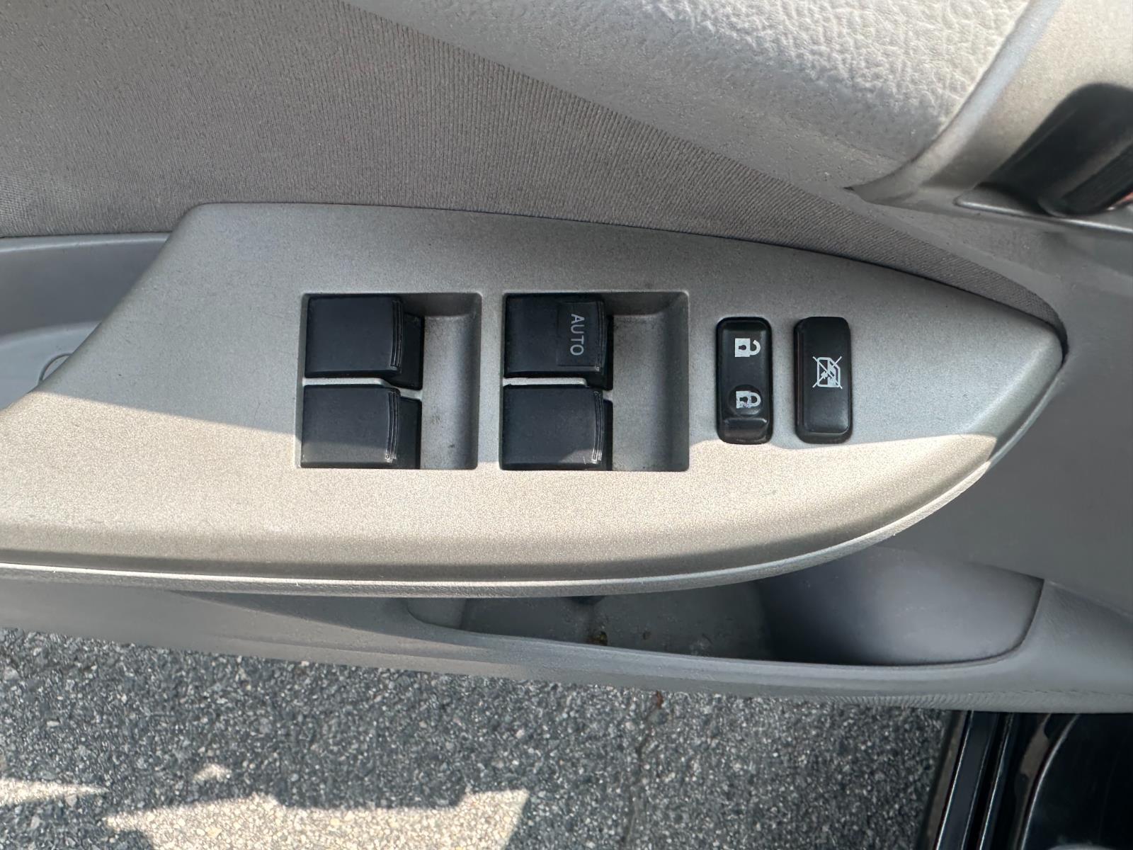 Vehicle image 11 of 28