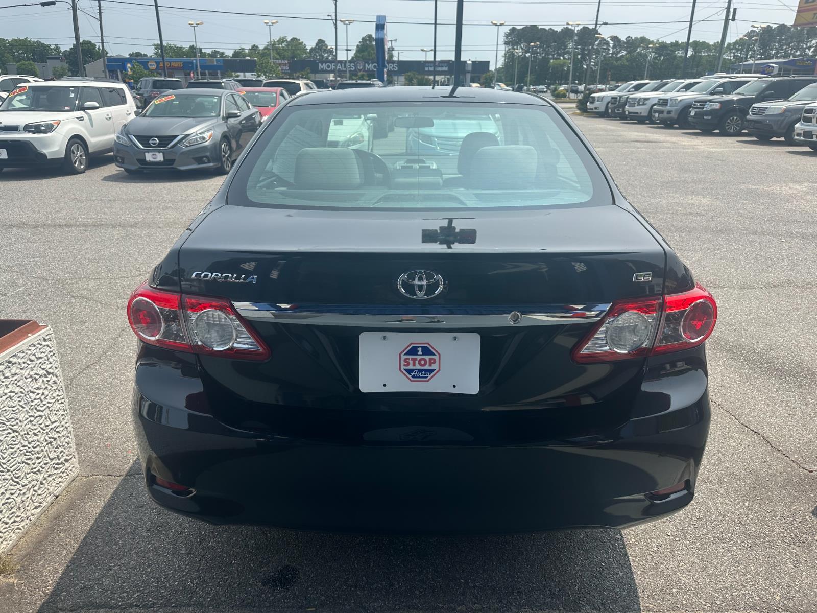Vehicle image 7 of 28