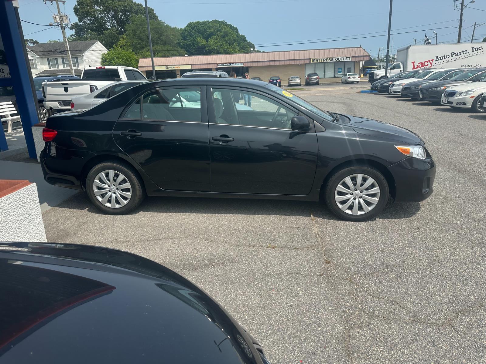 Vehicle image 5 of 28