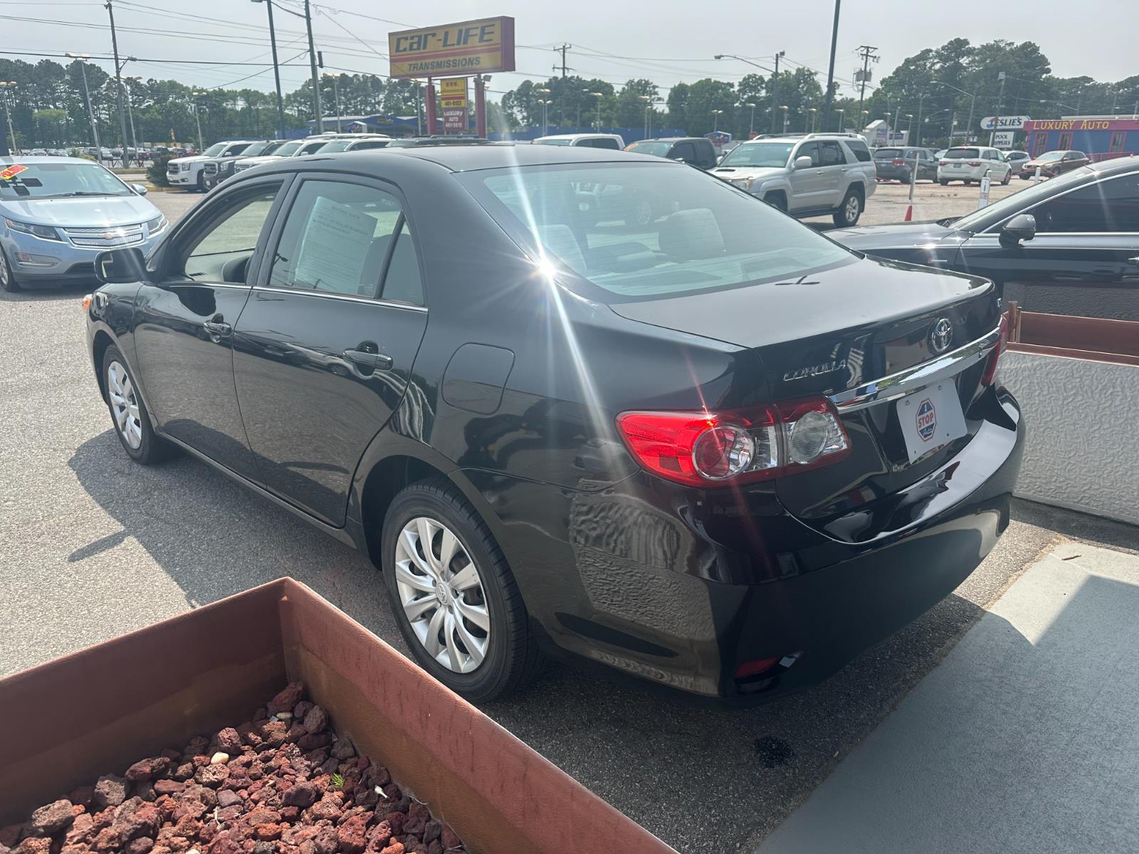 Vehicle image 8 of 28