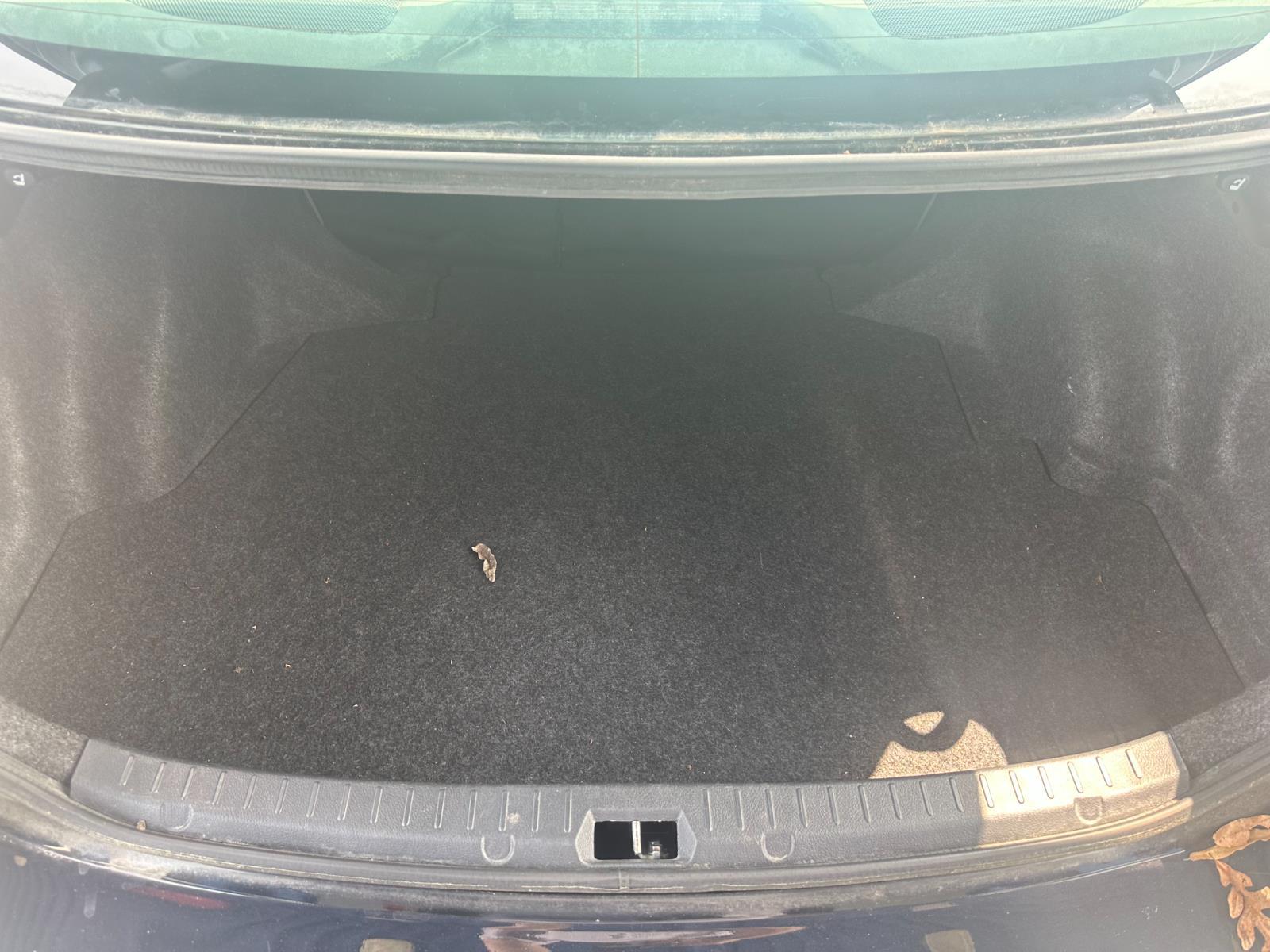 Vehicle image 22 of 28