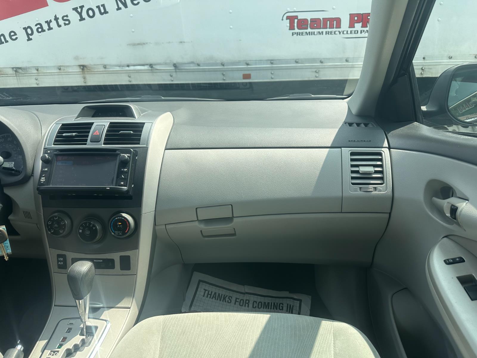 Vehicle image 25 of 28