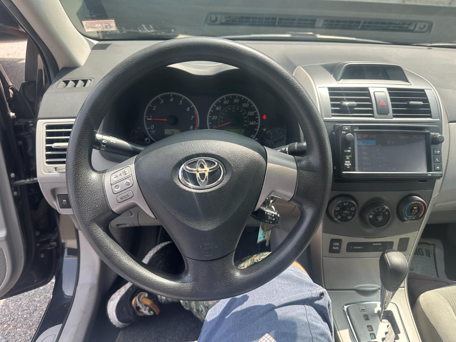 Vehicle image 15 of 28