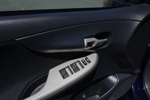 Vehicle image 27 of 67