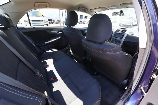 Vehicle image 33 of 67