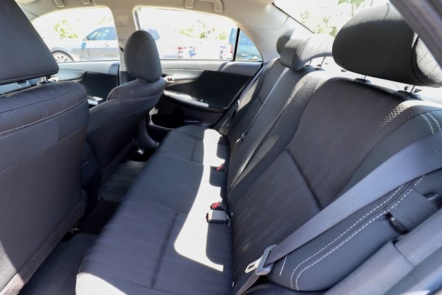 Vehicle image 28 of 67