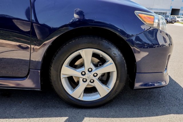 Vehicle image 23 of 67