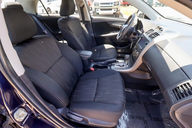 Vehicle image 32 of 67
