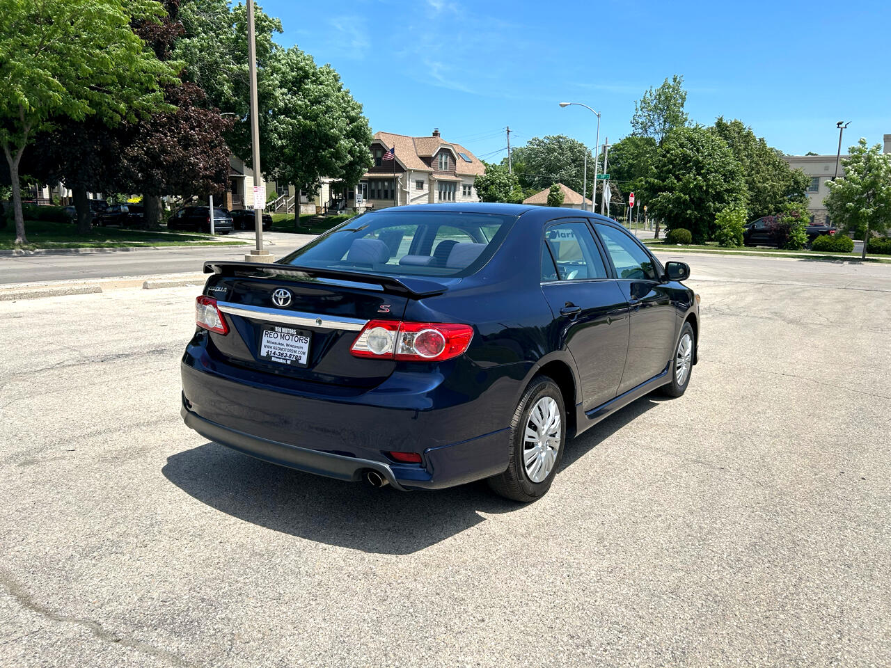 Vehicle image 4 of 15