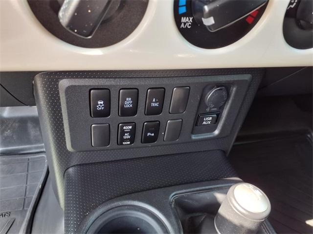Vehicle image 19 of 23