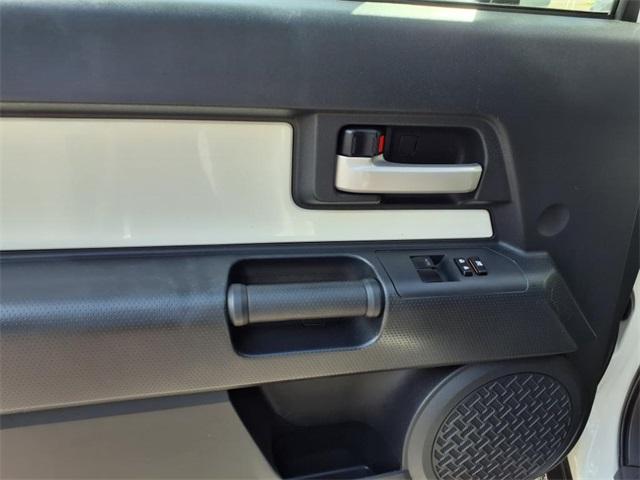 Vehicle image 8 of 23