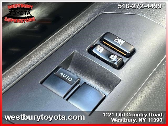 Vehicle image 20 of 34