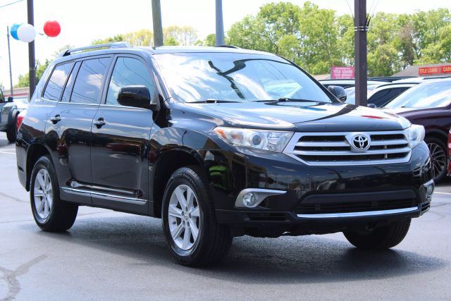 Vehicle image 3 of 40