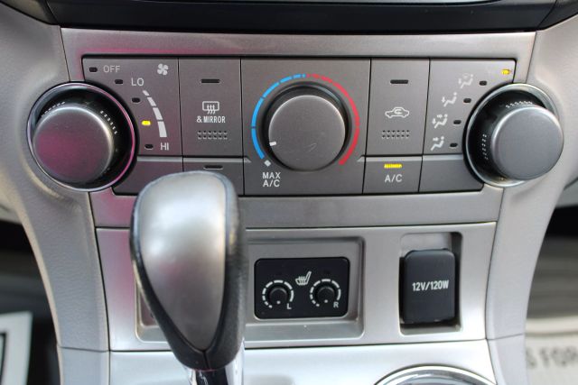 Vehicle image 15 of 40