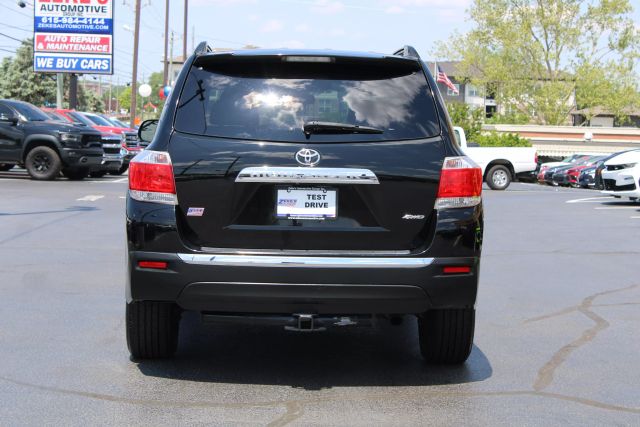 Vehicle image 5 of 40