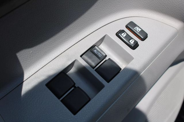 Vehicle image 8 of 40
