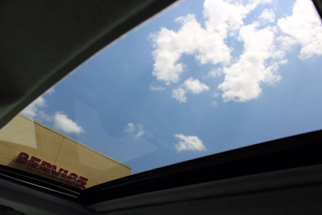 Vehicle image 19 of 40