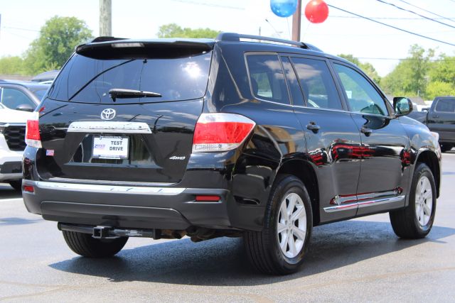 Vehicle image 4 of 40