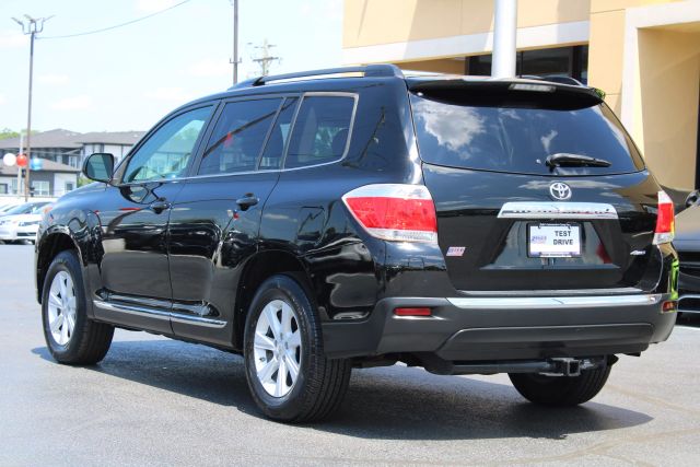 Vehicle image 6 of 40