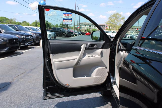 Vehicle image 7 of 40