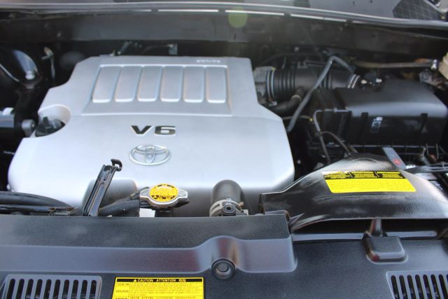 Vehicle image 37 of 40