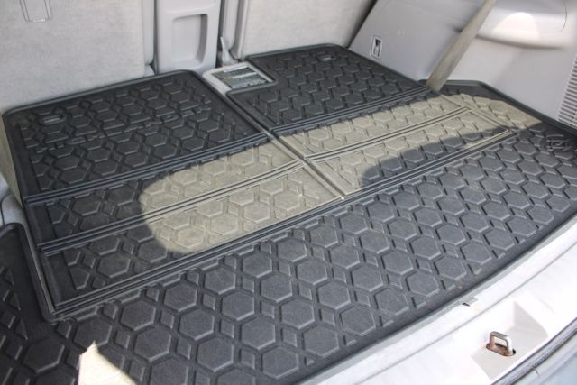 Vehicle image 33 of 40
