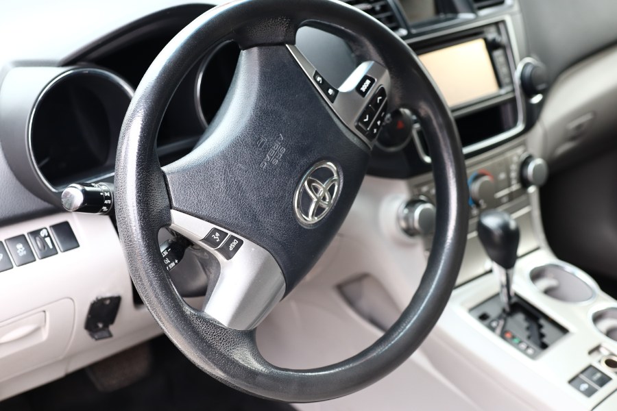 Vehicle image 13 of 59