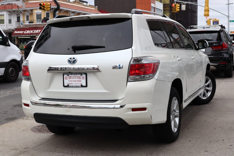 Vehicle image 4 of 59