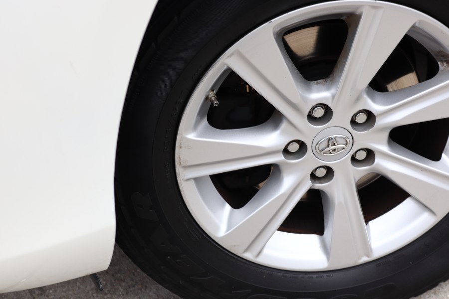 Vehicle image 9 of 59