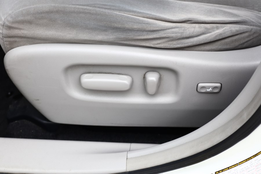 Vehicle image 12 of 59