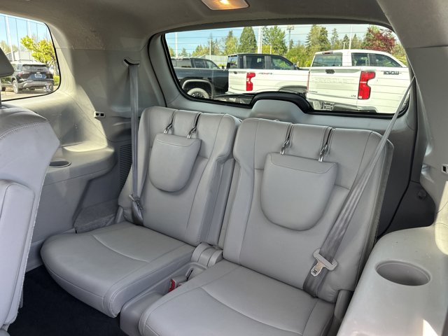 Vehicle image 13 of 25