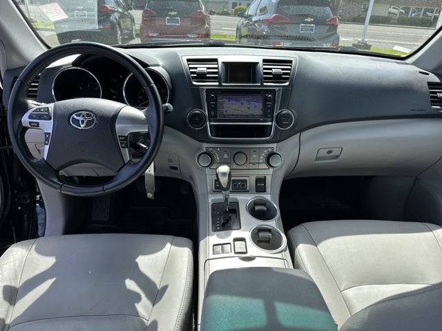 Vehicle image 11 of 25