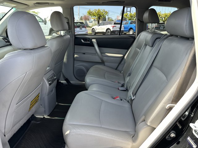 Vehicle image 12 of 25
