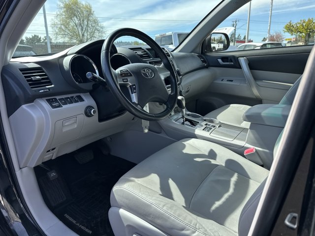 Vehicle image 9 of 25