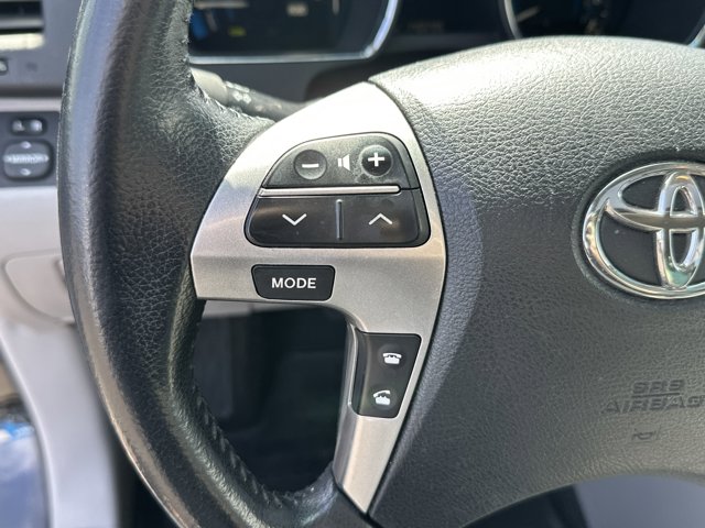 Vehicle image 18 of 25