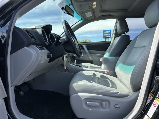 Vehicle image 10 of 25