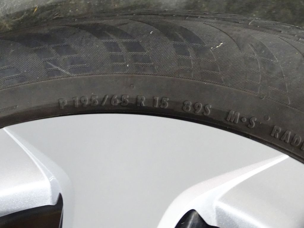Vehicle image 34 of 35