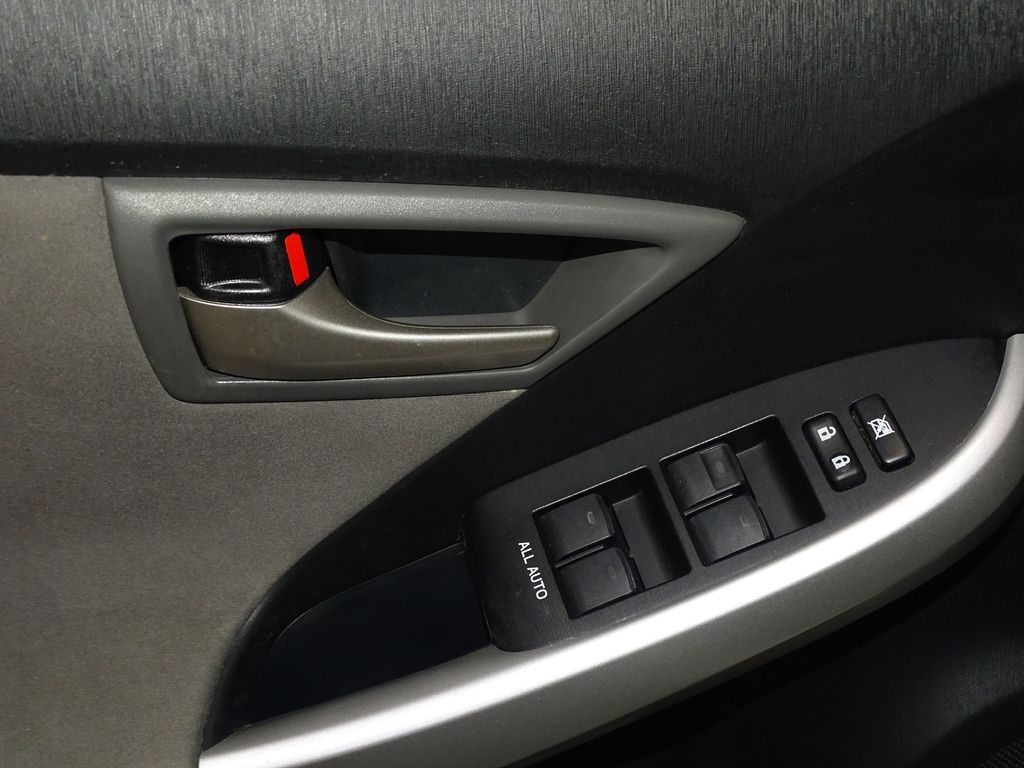 Vehicle image 14 of 35