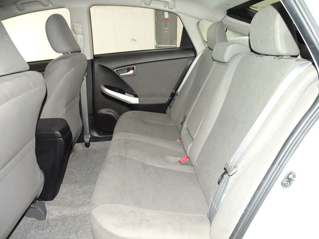 Vehicle image 10 of 35