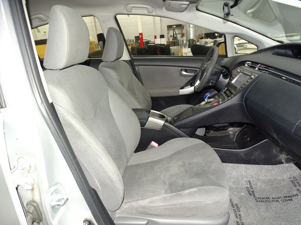 Vehicle image 12 of 35