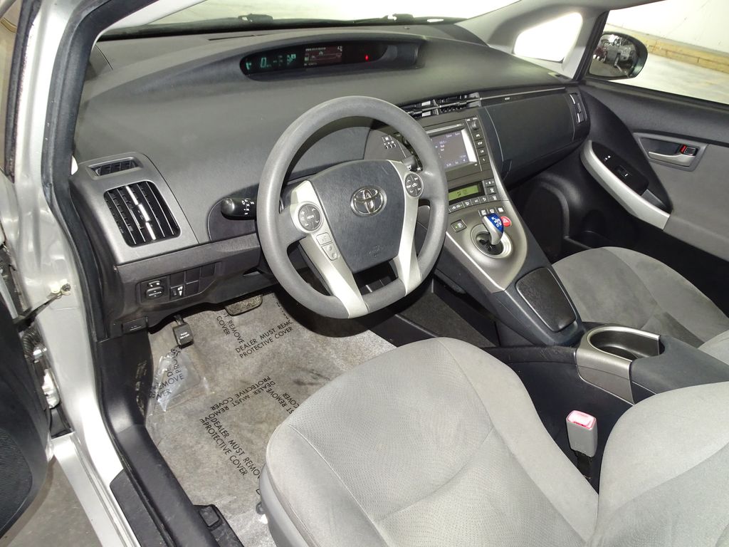 Vehicle image 17 of 35