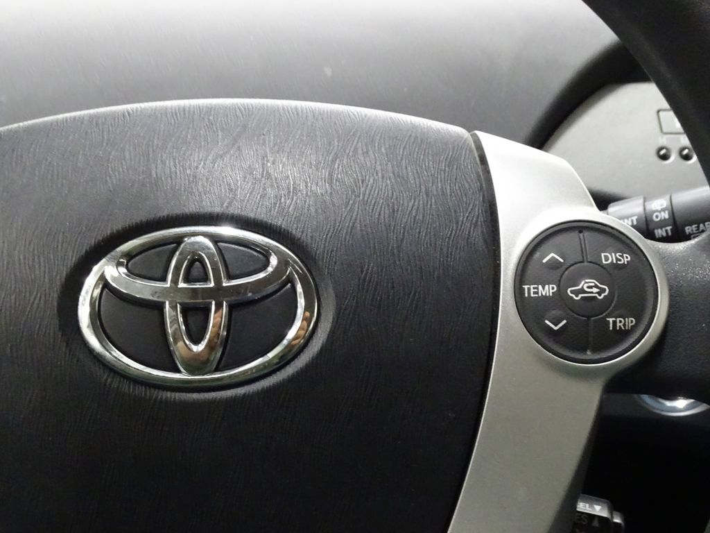 Vehicle image 20 of 35