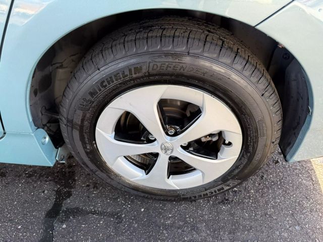 Vehicle image 40 of 47