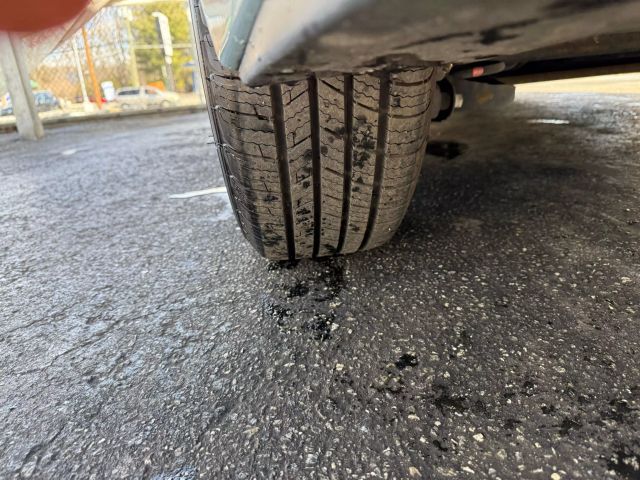 Vehicle image 41 of 47