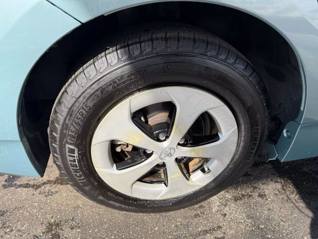 Vehicle image 44 of 47