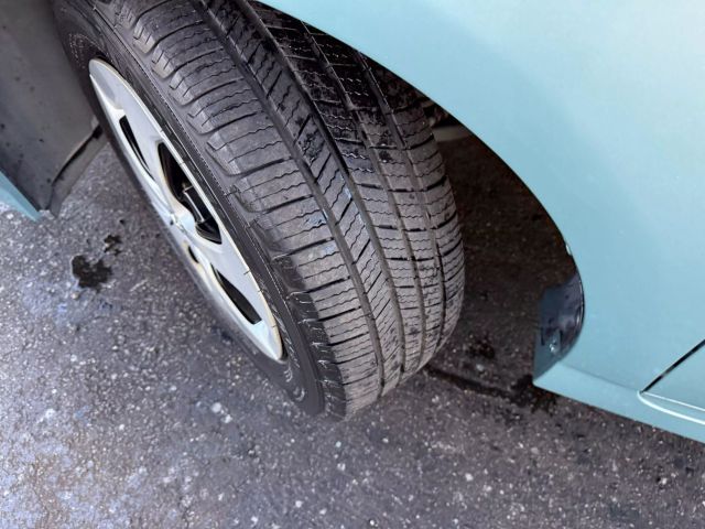 Vehicle image 38 of 47
