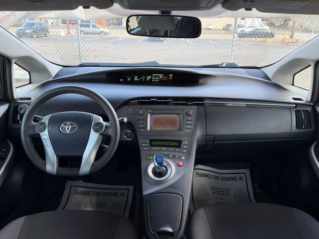 Vehicle image 26 of 47